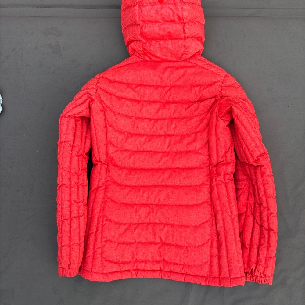 Peak Performance Women's Red Puffer Jacket with Hood - Picture 6 of 7